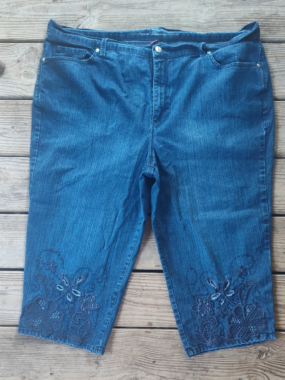 Gloria Vanderbilt Blue Embroidered Amanda Cropped Jeans Size 20 W